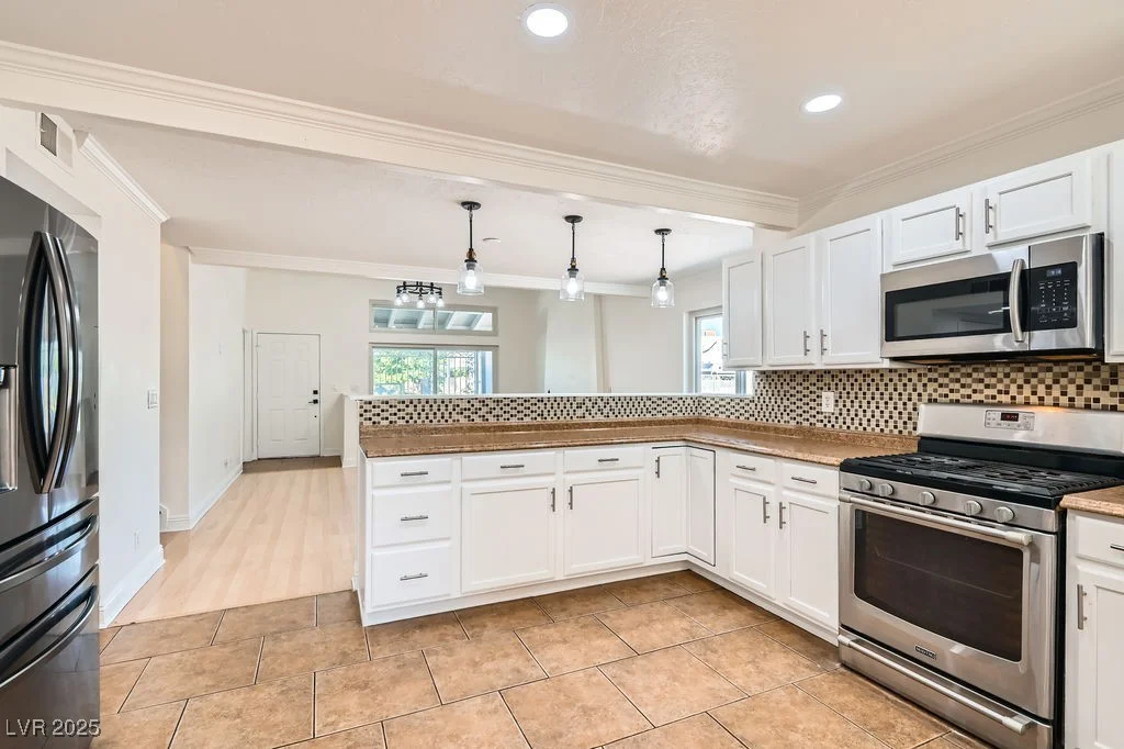 4302 Newhaven, Las Vegas, NV 89147