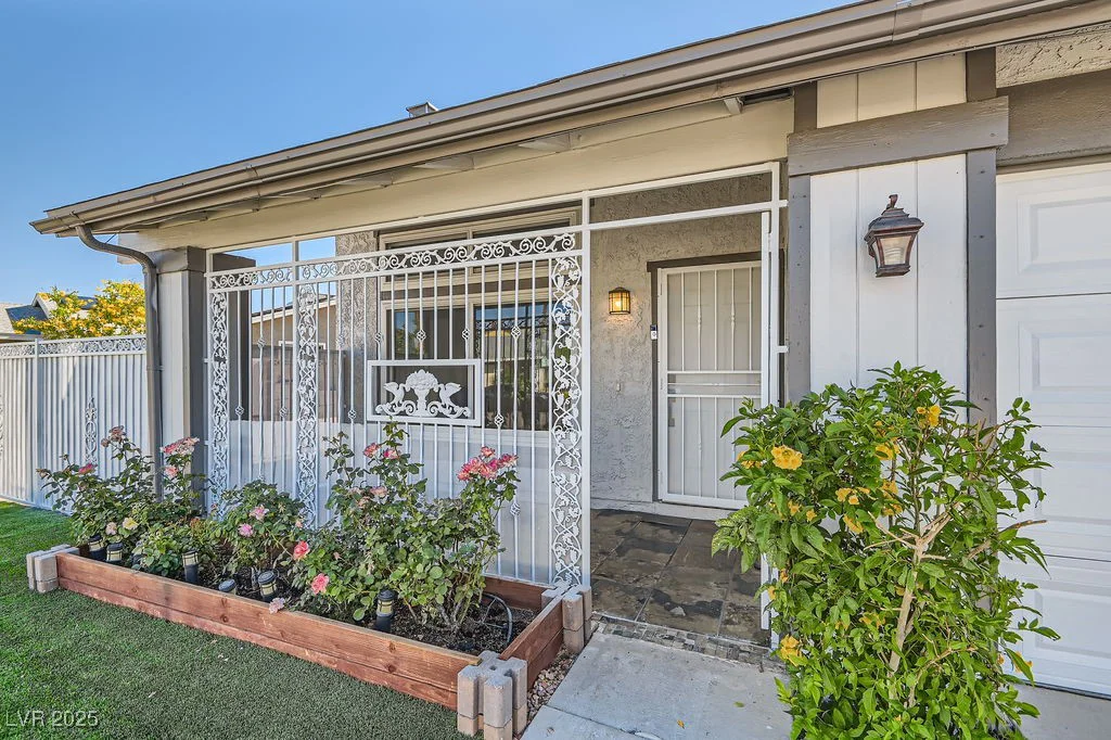 4302 Newhaven, Las Vegas, NV 89147