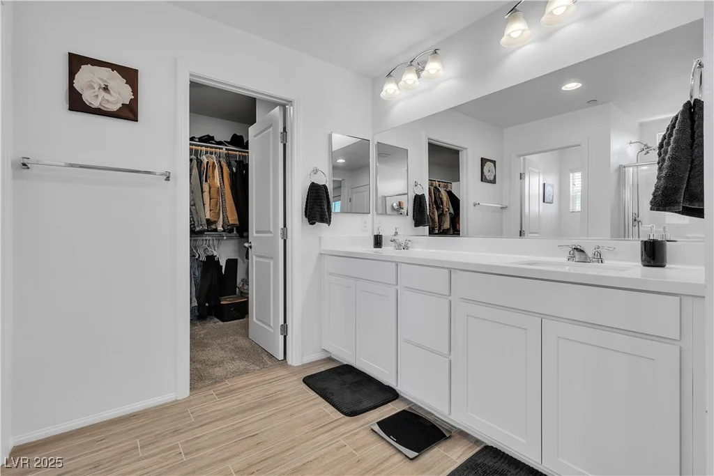 10415 Sadie Blake, Las Vegas, NV 89166