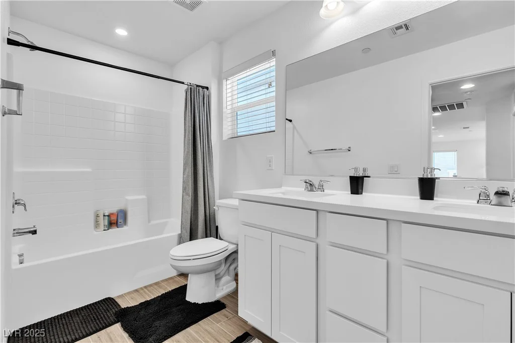 10415 Sadie Blake, Las Vegas, NV 89166