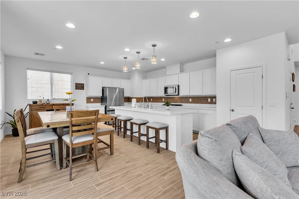 10415 Sadie Blake, Las Vegas, NV 89166