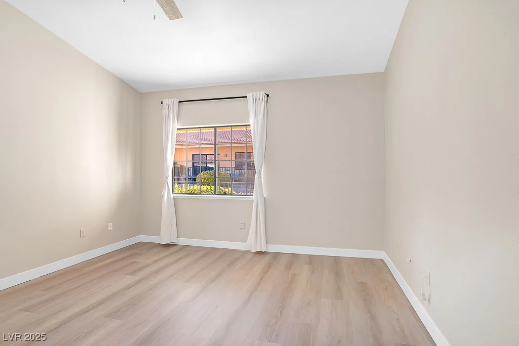 2851 Valley View, Las Vegas, NV 89102