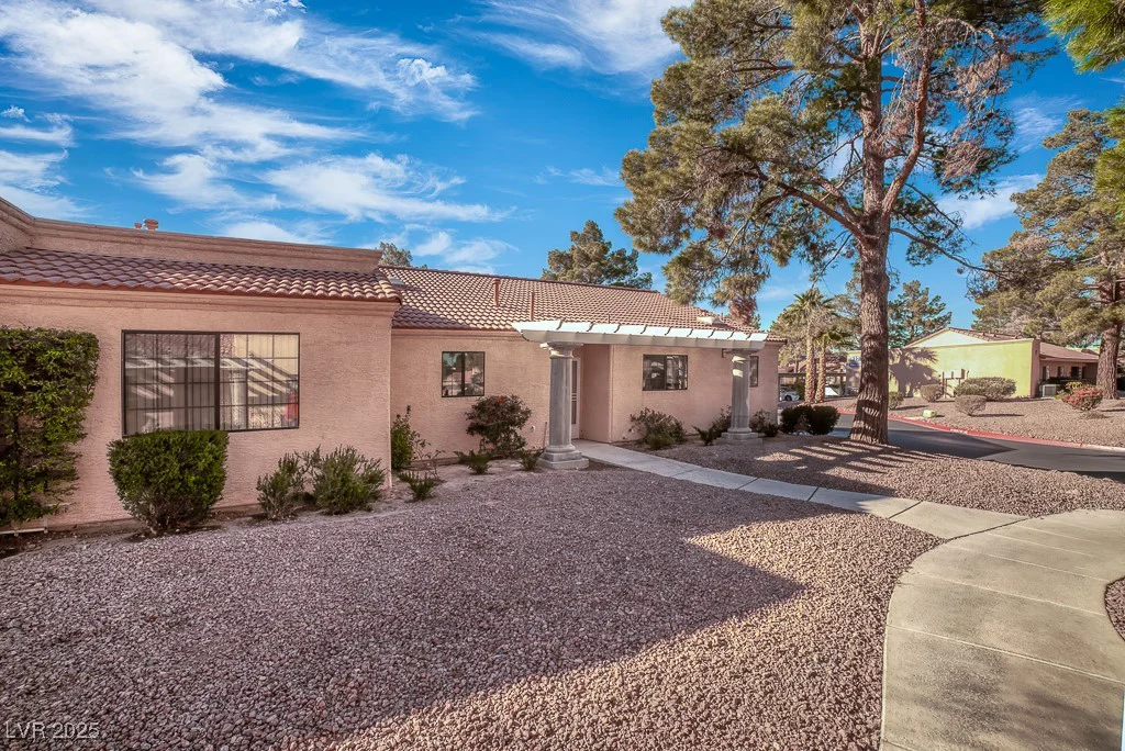 2851 Valley View, Las Vegas, NV 89102