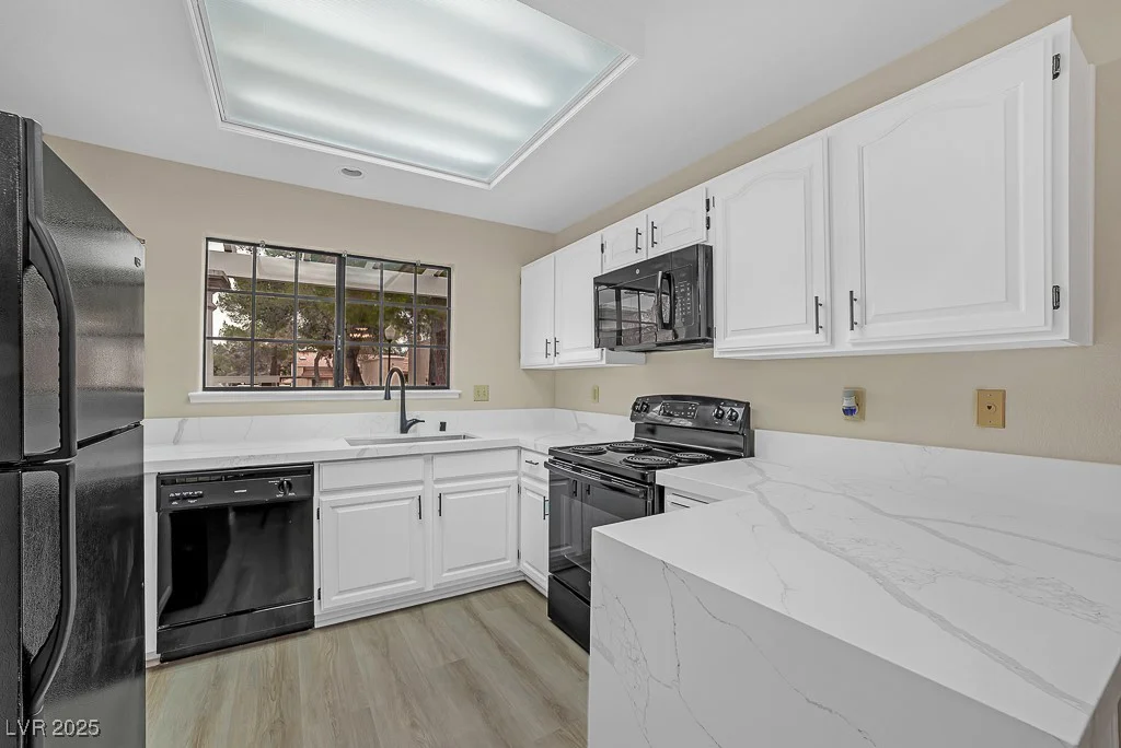 2851 Valley View, Las Vegas, NV 89102
