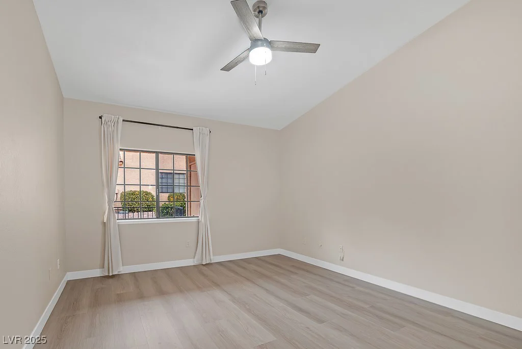 2851 Valley View, Las Vegas, NV 89102