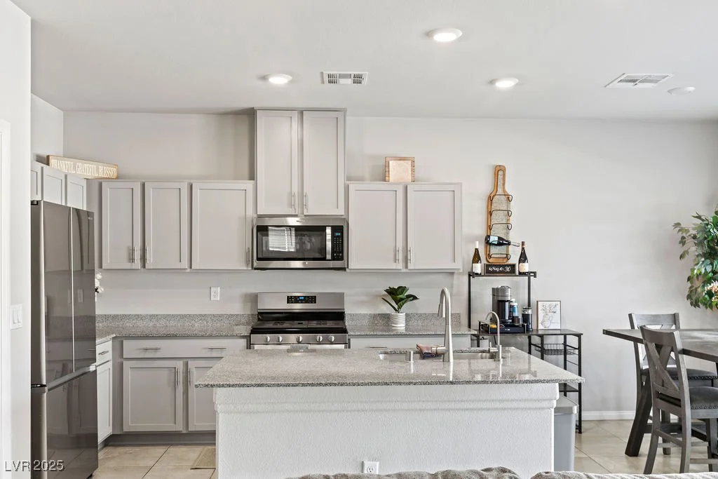 7819 Rachelis, North Las Vegas, NV 89084