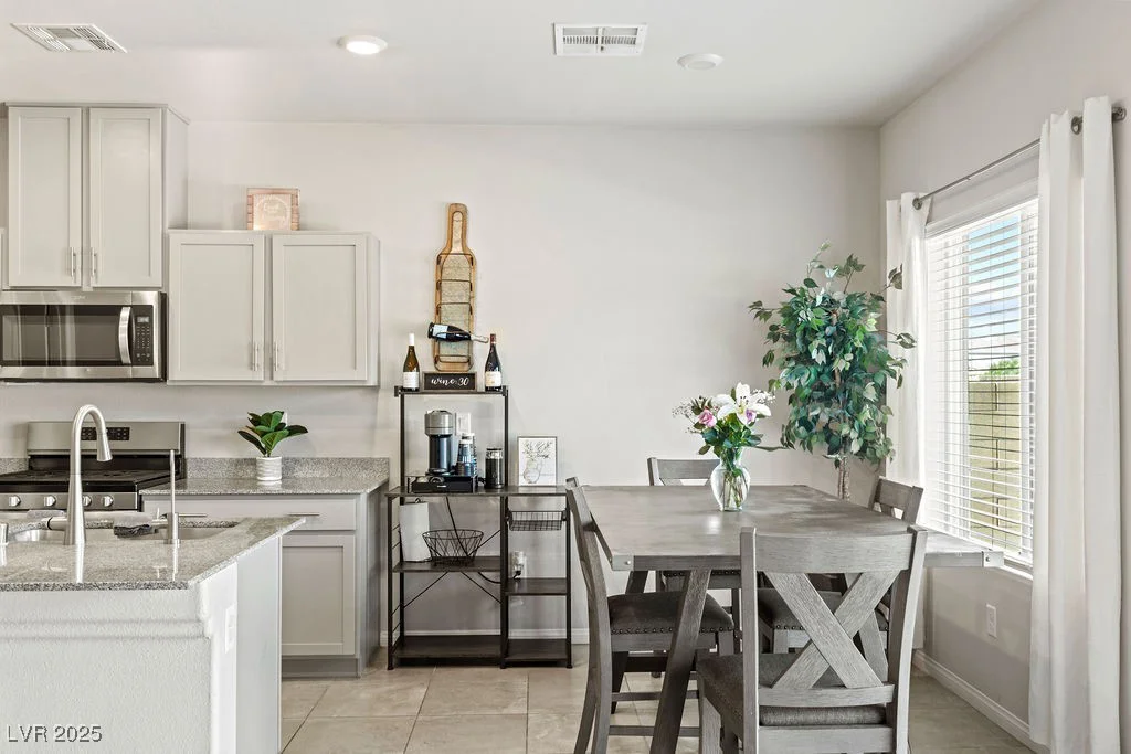 7819 Rachelis, North Las Vegas, NV 89084
