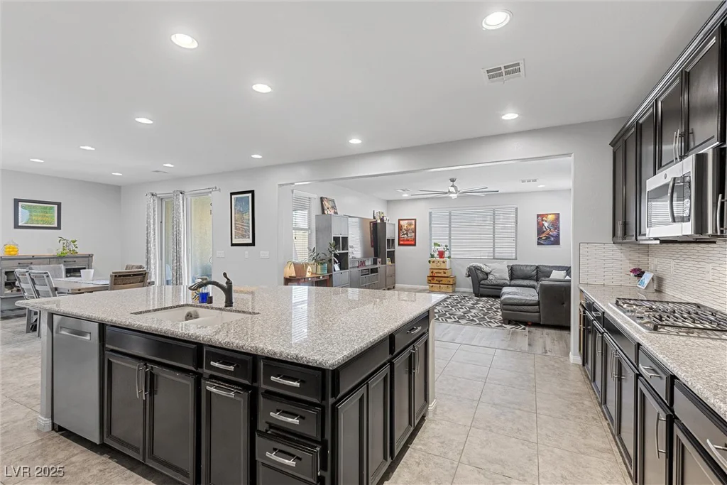 8953 Hitch Creek, Las Vegas, NV 89131