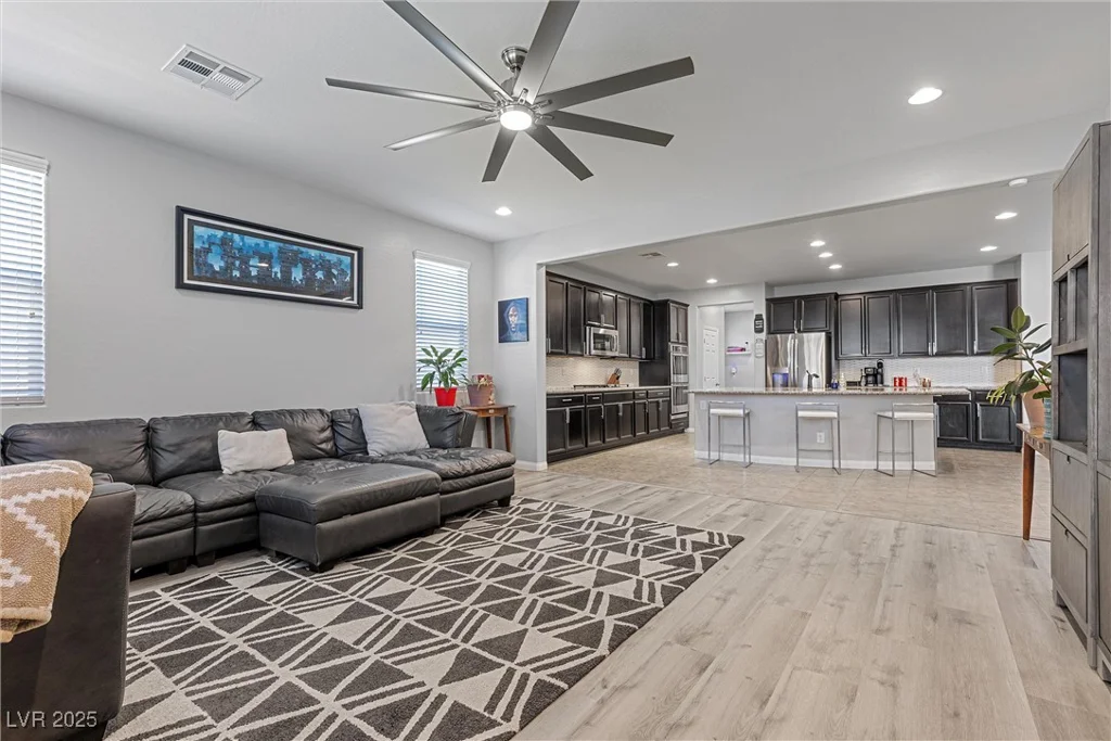 8953 Hitch Creek, Las Vegas, NV 89131