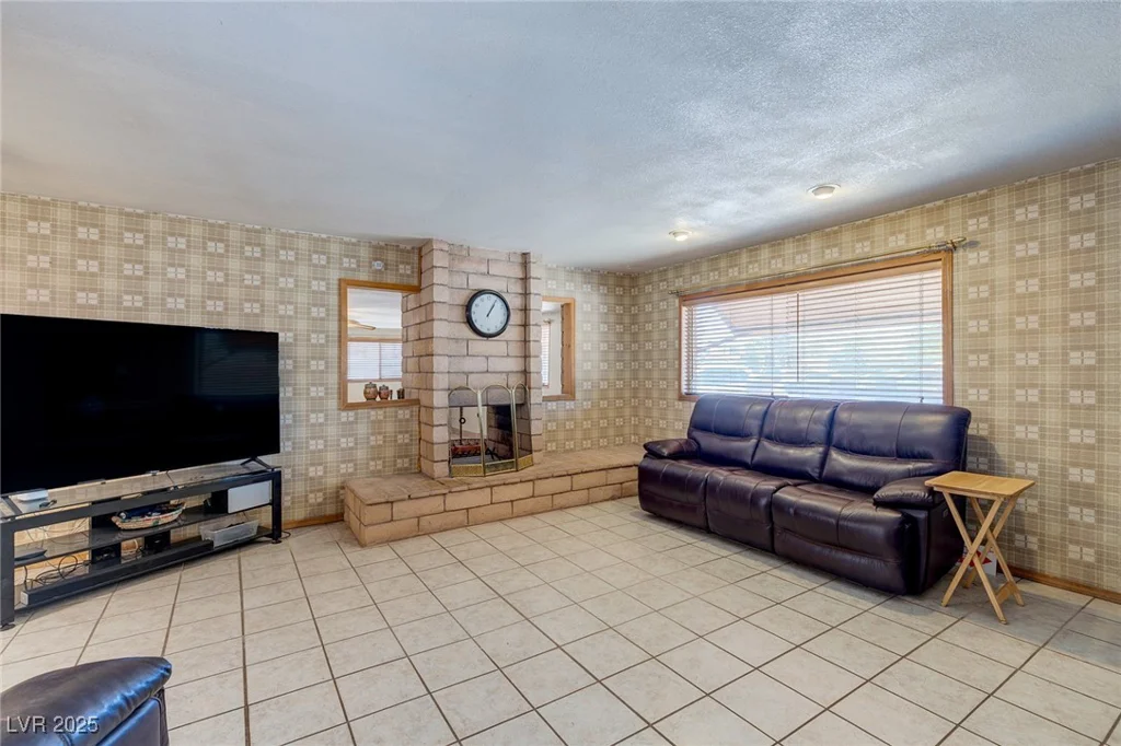 5262 Harris, Las Vegas, NV 89110