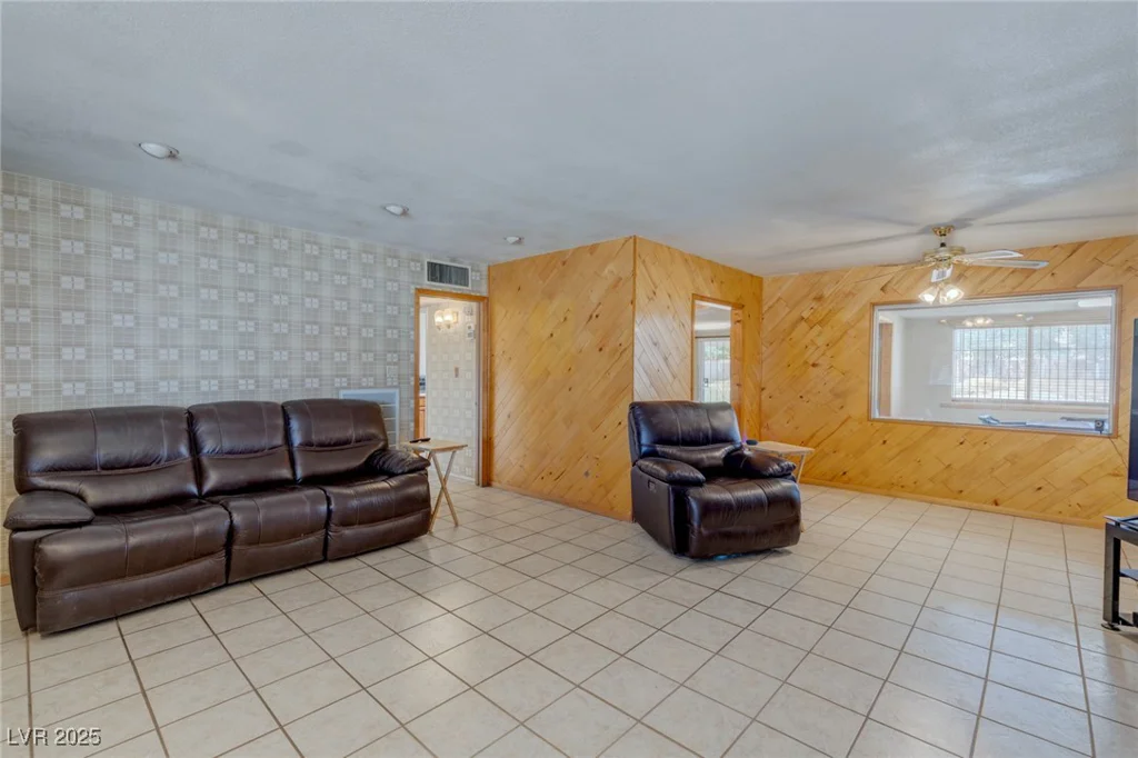 5262 Harris, Las Vegas, NV 89110
