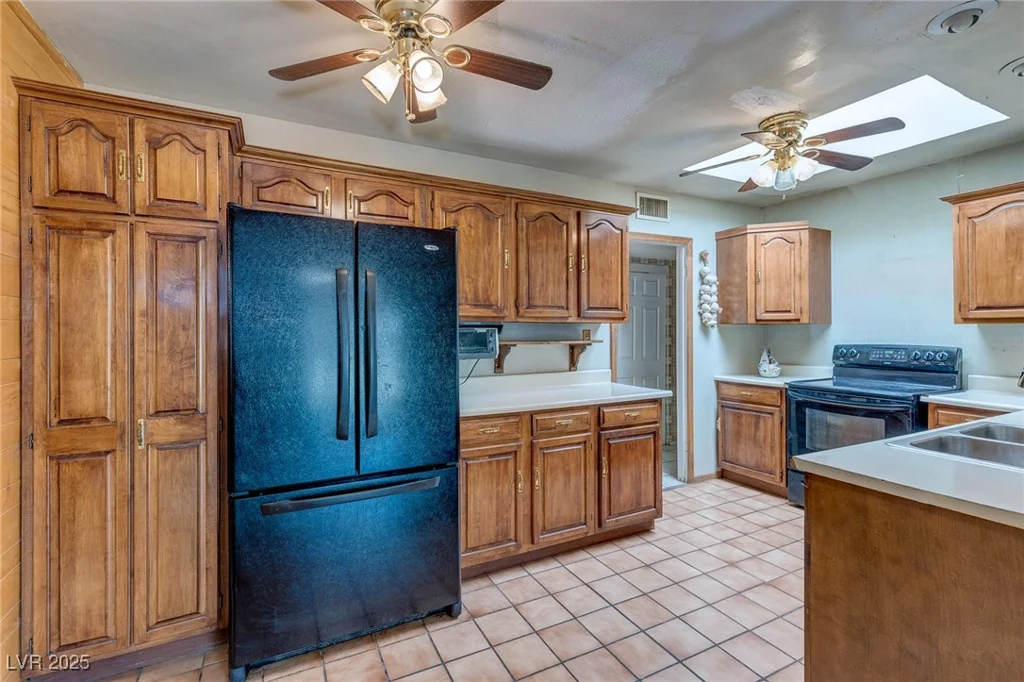 5262 Harris, Las Vegas, NV 89110