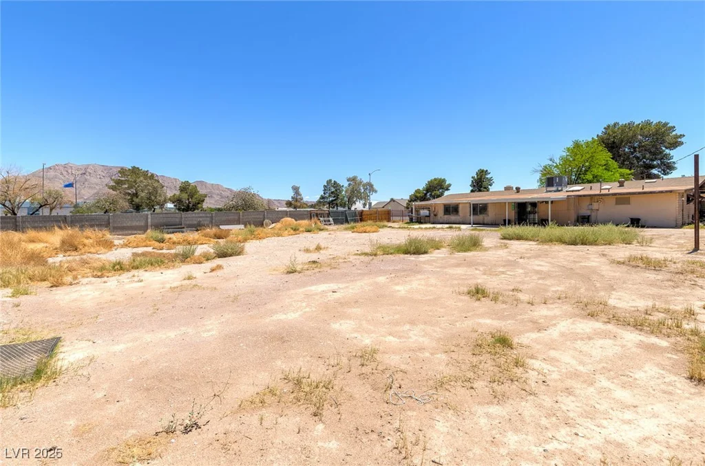 5262 Harris, Las Vegas, NV 89110