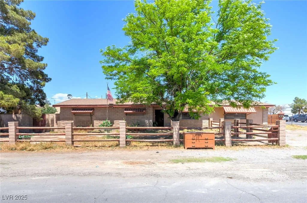5262 Harris, Las Vegas, NV 89110