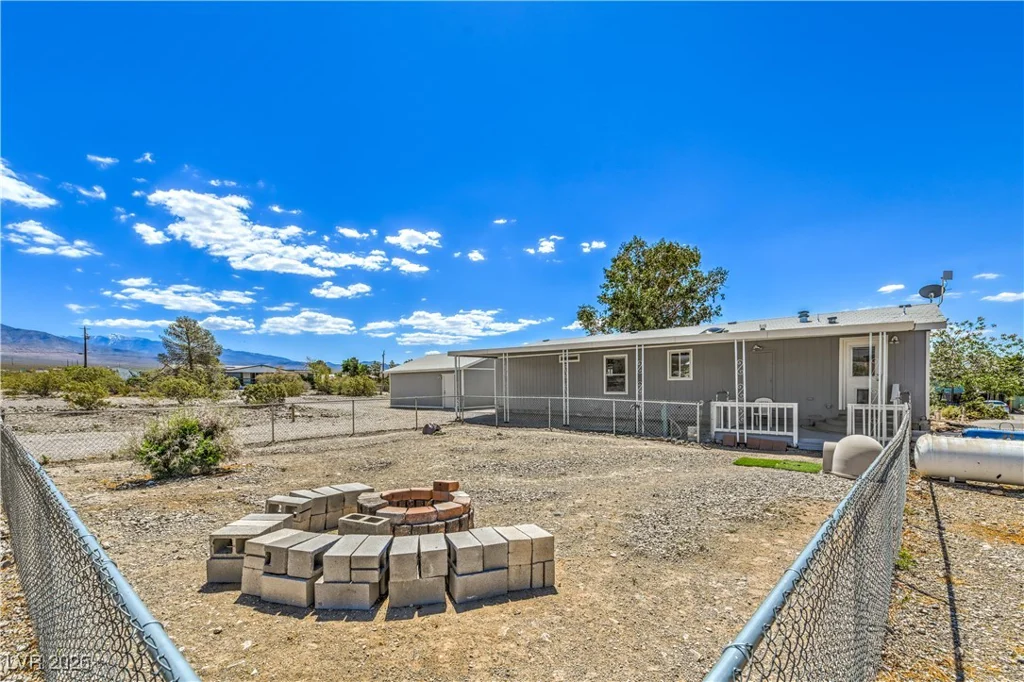 910 Fort Carson, Pahrump, NV 89060