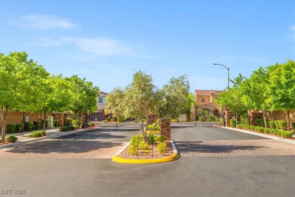 9654 Ponderosa Skye, Las Vegas, NV 89166