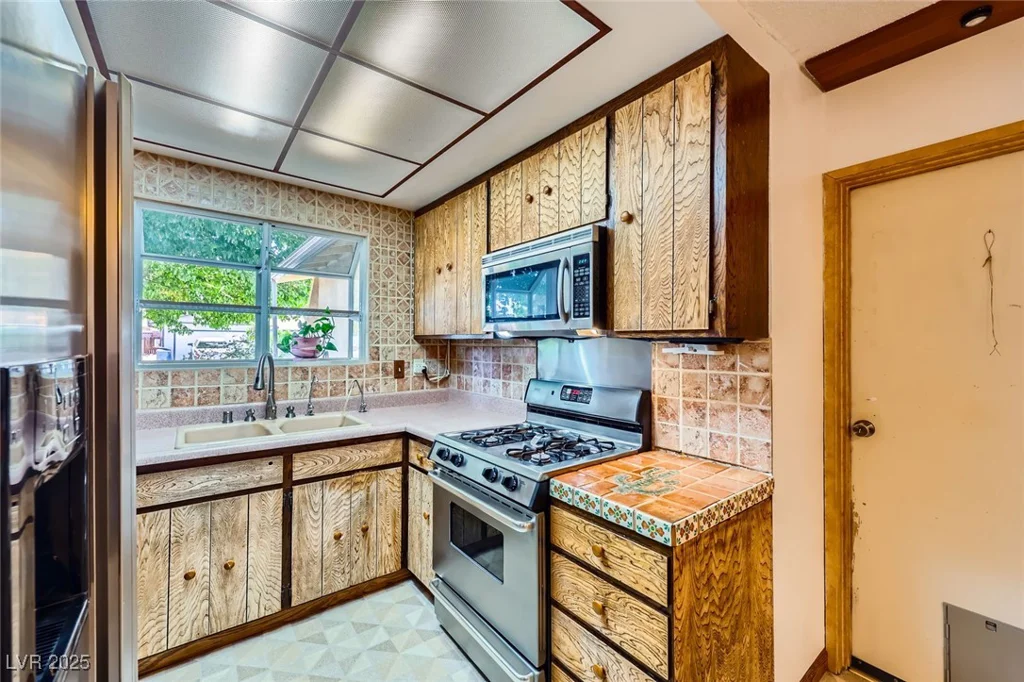 3536 Anthony, Las Vegas, NV 89121