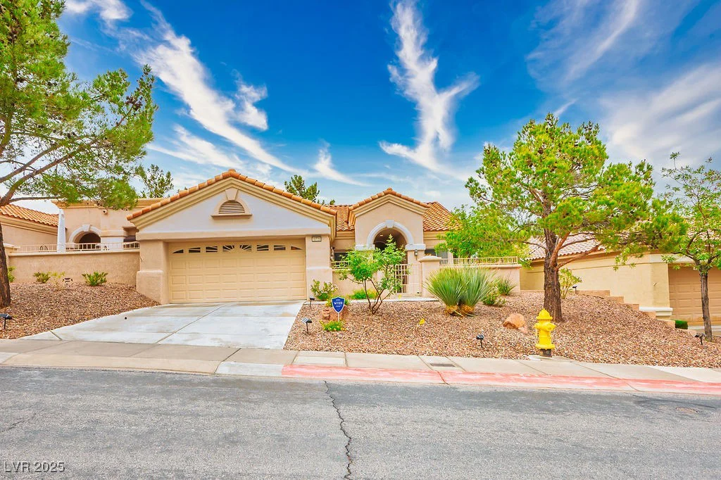 10720 Sky Meadows, Las Vegas, NV 89134