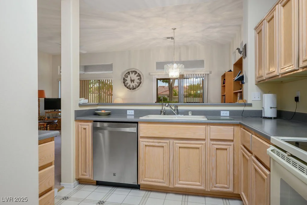 10720 Sky Meadows, Las Vegas, NV 89134
