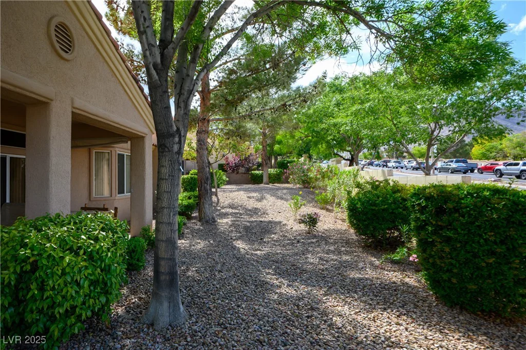 10720 Sky Meadows, Las Vegas, NV 89134