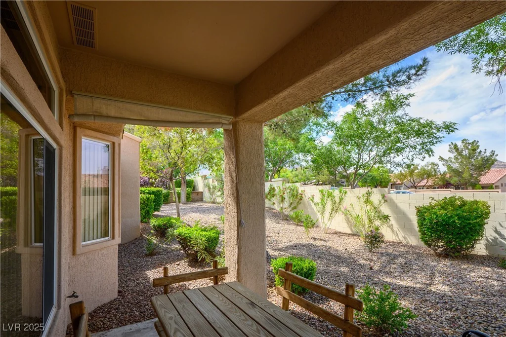 10720 Sky Meadows, Las Vegas, NV 89134