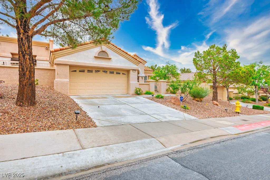 10720 Sky Meadows, Las Vegas, NV 89134