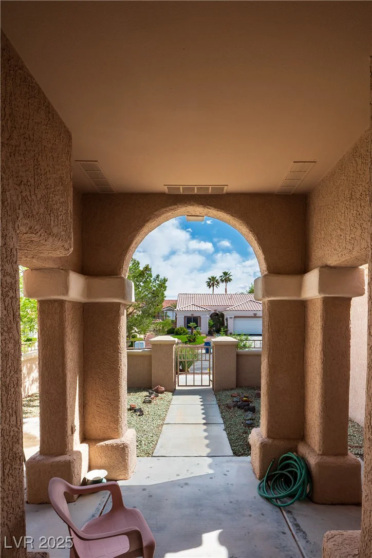 10720 Sky Meadows, Las Vegas, NV 89134