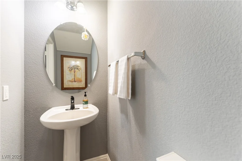 10254 Martinsburg, Las Vegas, NV 89183