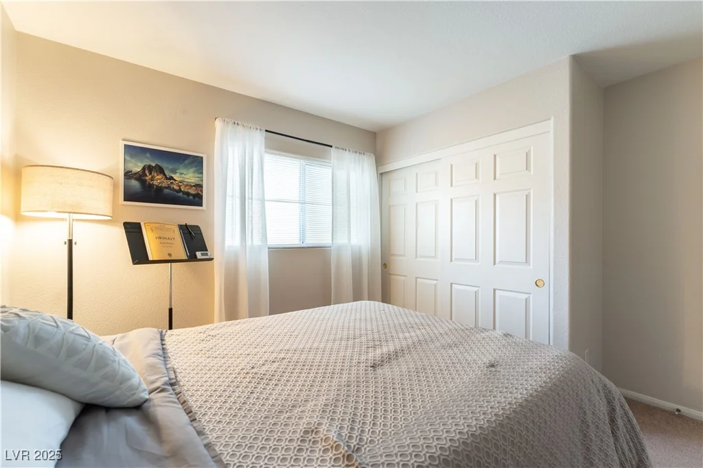10254 Martinsburg, Las Vegas, NV 89183