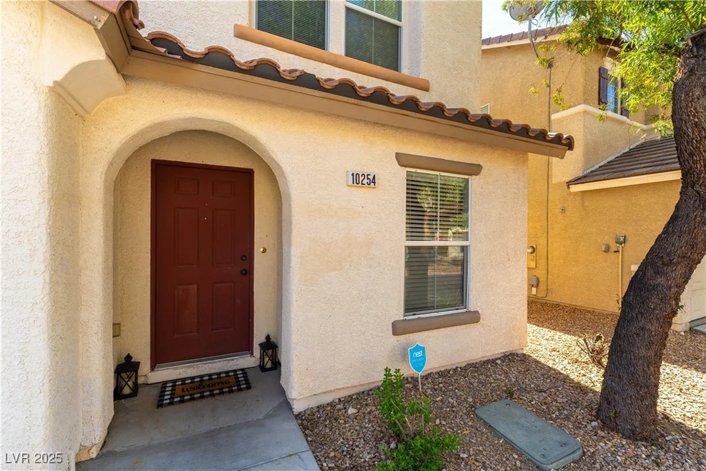 10254 Martinsburg, Las Vegas, NV 89183