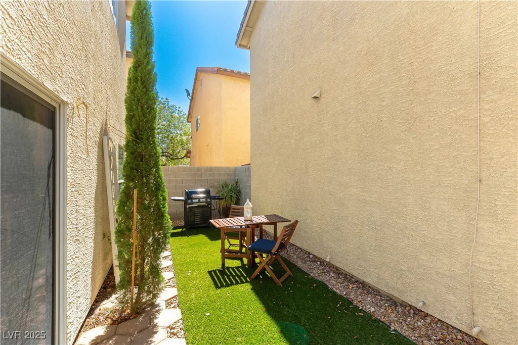 10254 Martinsburg, Las Vegas, NV 89183