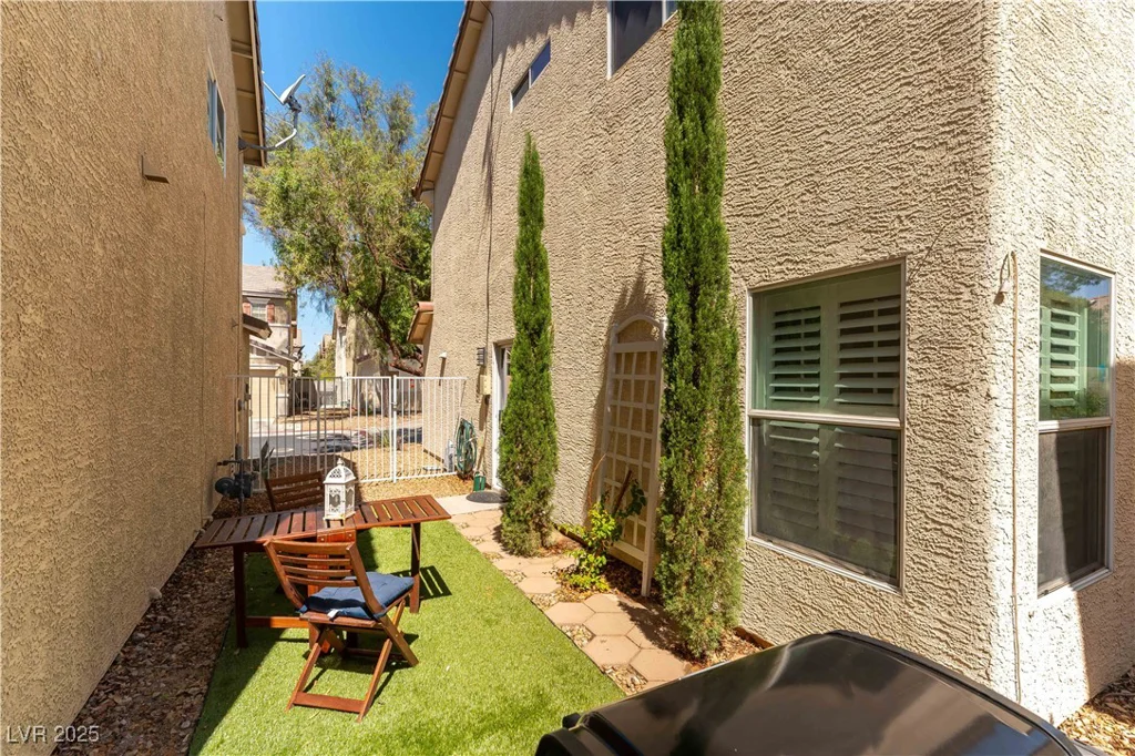 10254 Martinsburg, Las Vegas, NV 89183