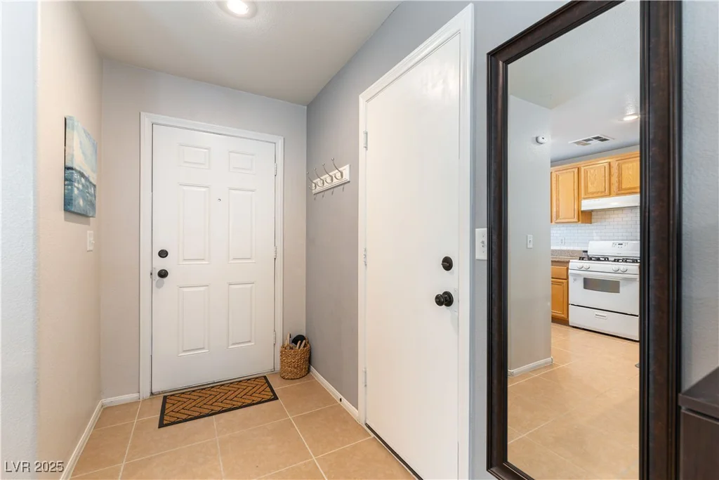 10254 Martinsburg, Las Vegas, NV 89183