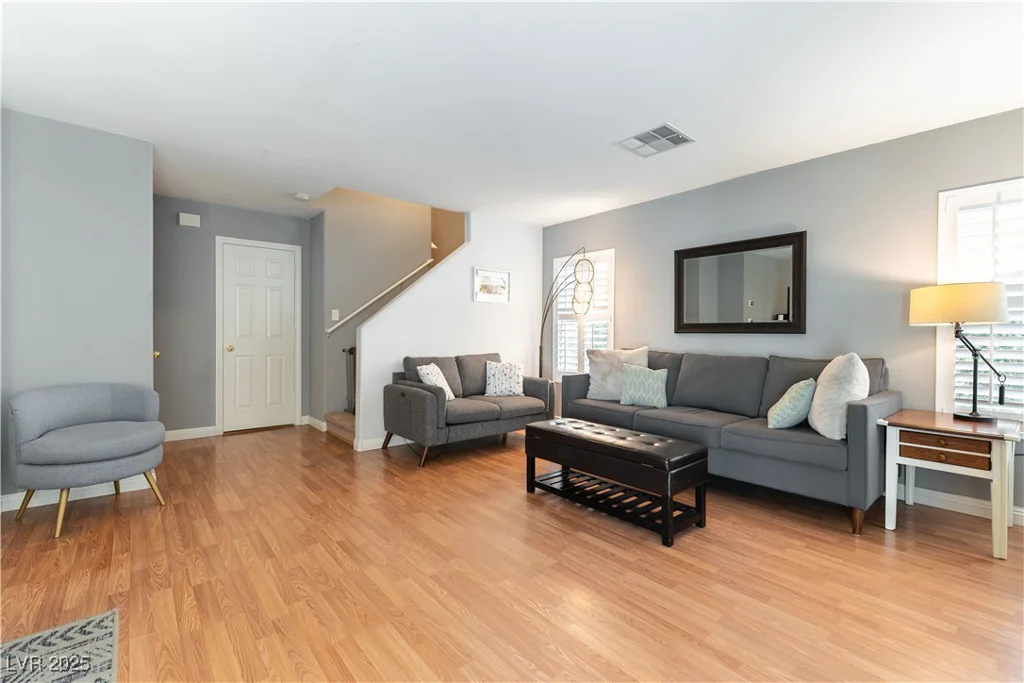 10254 Martinsburg, Las Vegas, NV 89183