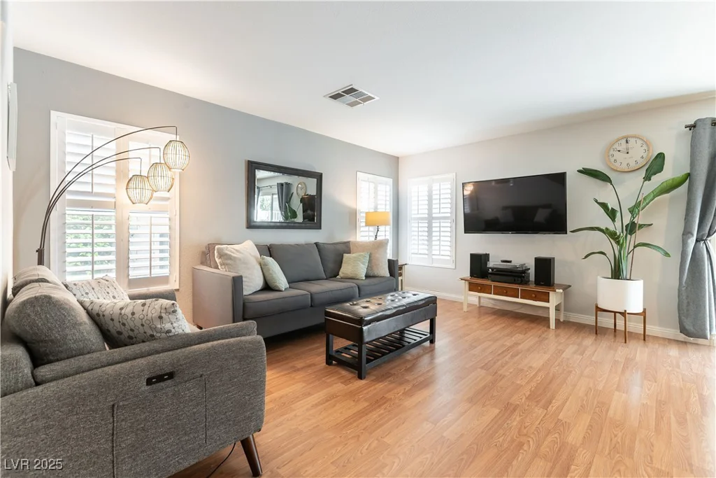10254 Martinsburg, Las Vegas, NV 89183