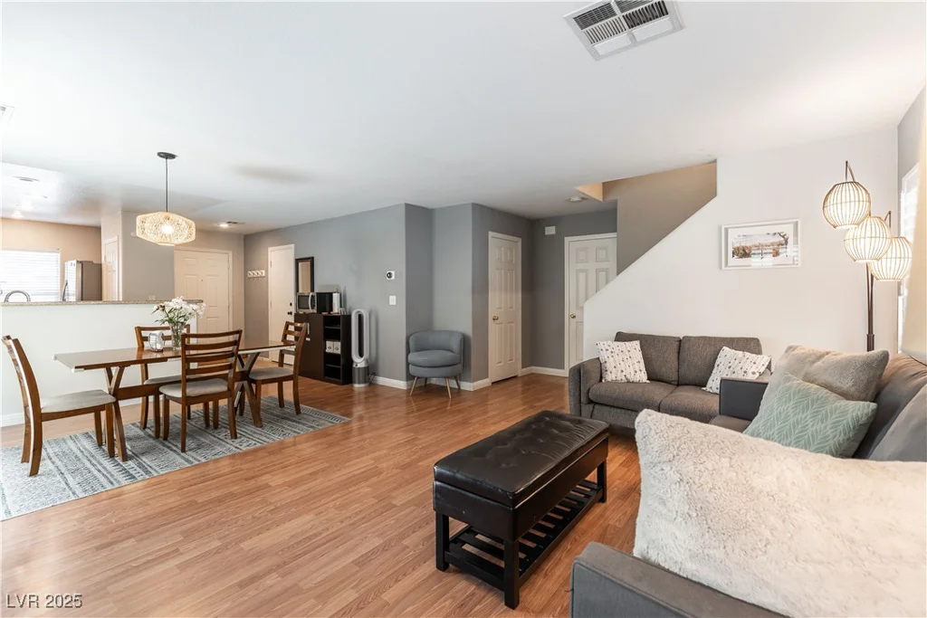 10254 Martinsburg, Las Vegas, NV 89183