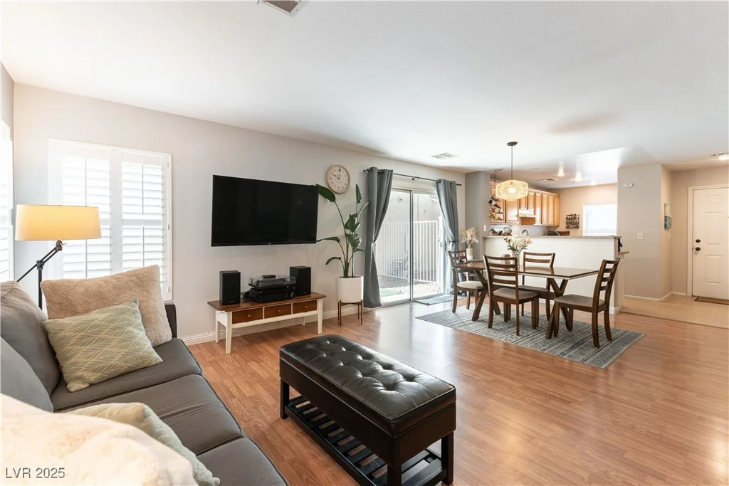10254 Martinsburg, Las Vegas, NV 89183