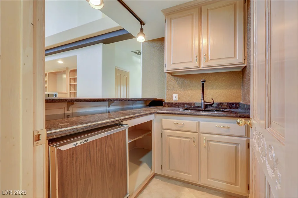 1931 Pago, Las Vegas, NV 89117