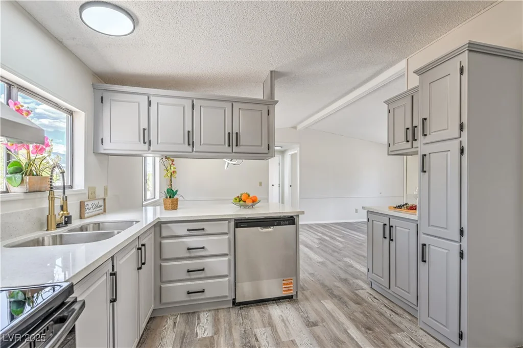 1350 White, Pahrump, NV 89060