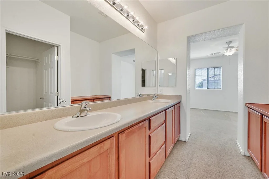 10162 Sunshine Village, Las Vegas, NV 89183