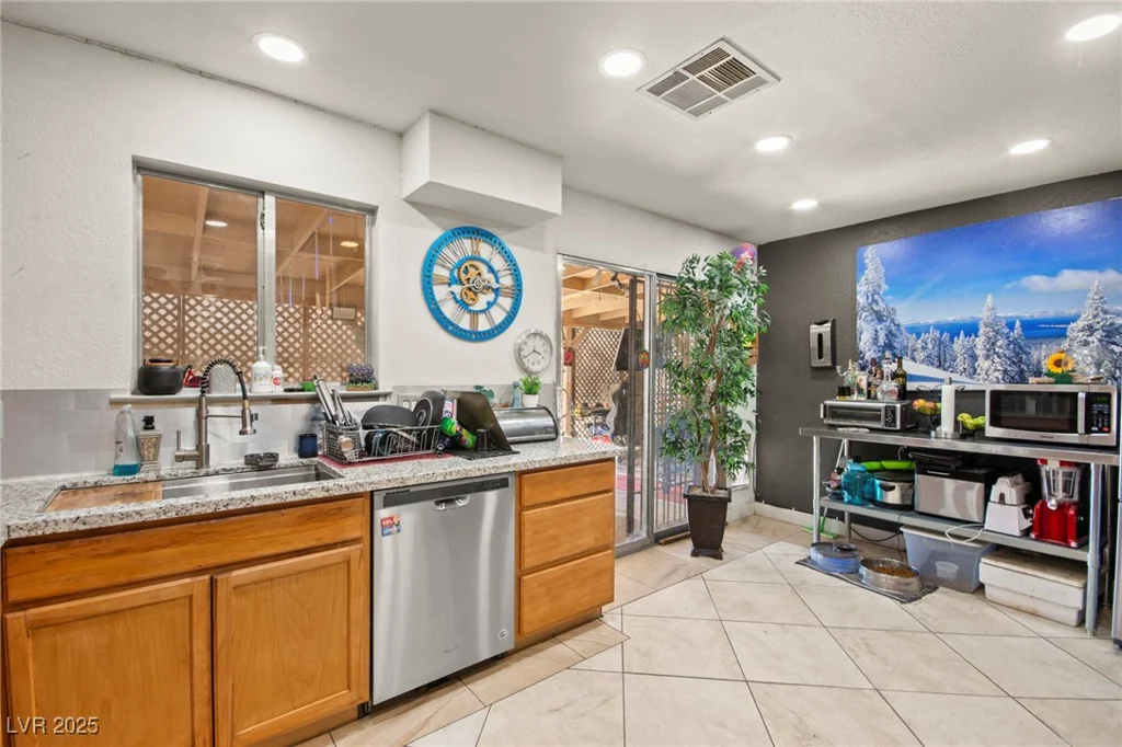 251 Las Palmaritas, Las Vegas, NV 89110