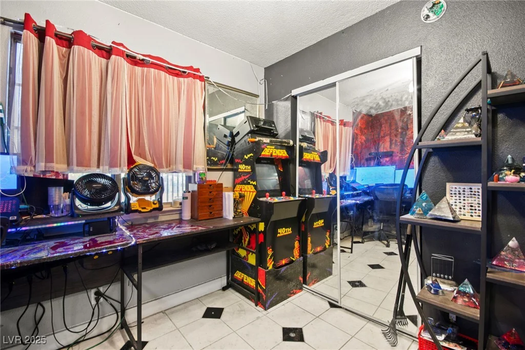 251 Las Palmaritas, Las Vegas, NV 89110
