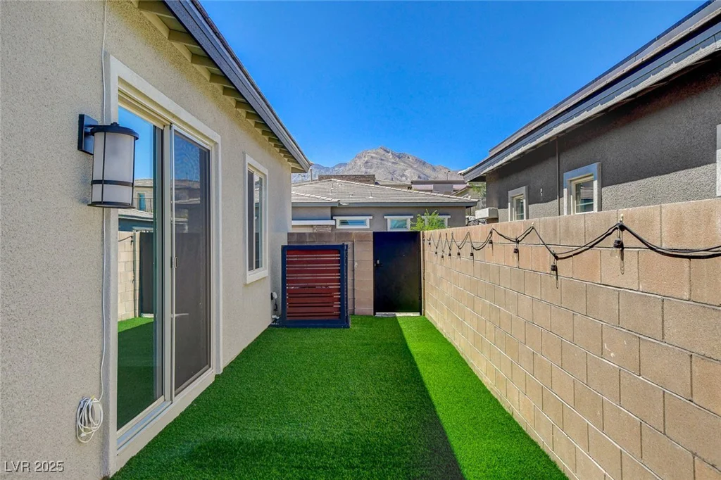 924 Allister Fields, Las Vegas, NV 89138