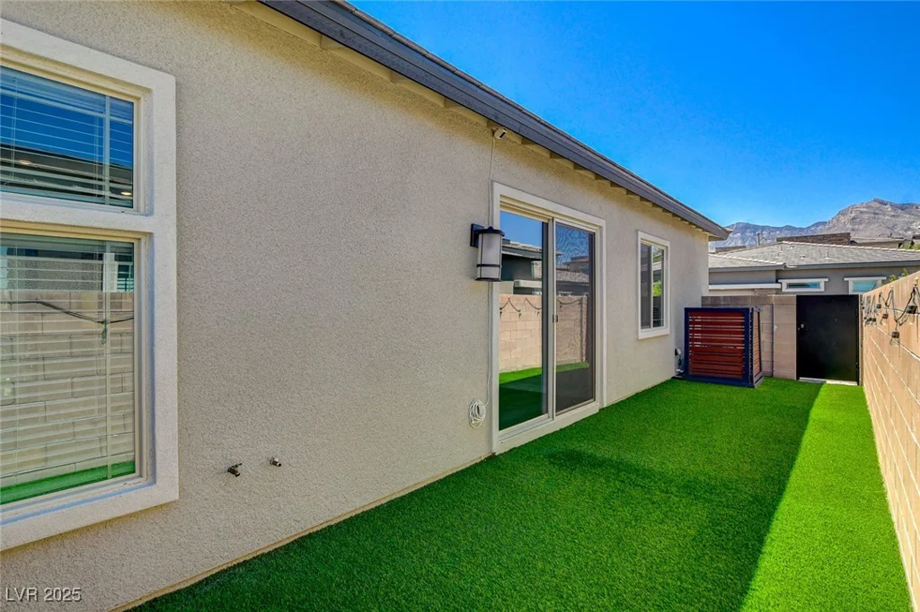 924 Allister Fields, Las Vegas, NV 89138