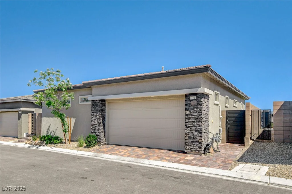 924 Allister Fields, Las Vegas, NV 89138