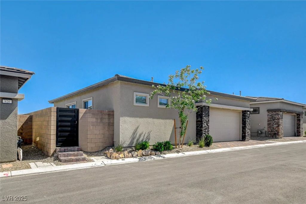 924 Allister Fields, Las Vegas, NV 89138