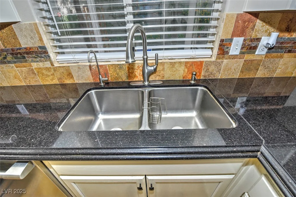 7429 Fencerow, Las Vegas, NV 89131