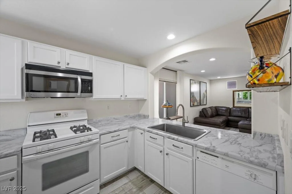 6729 Churnet Valley, Las Vegas, NV 89139