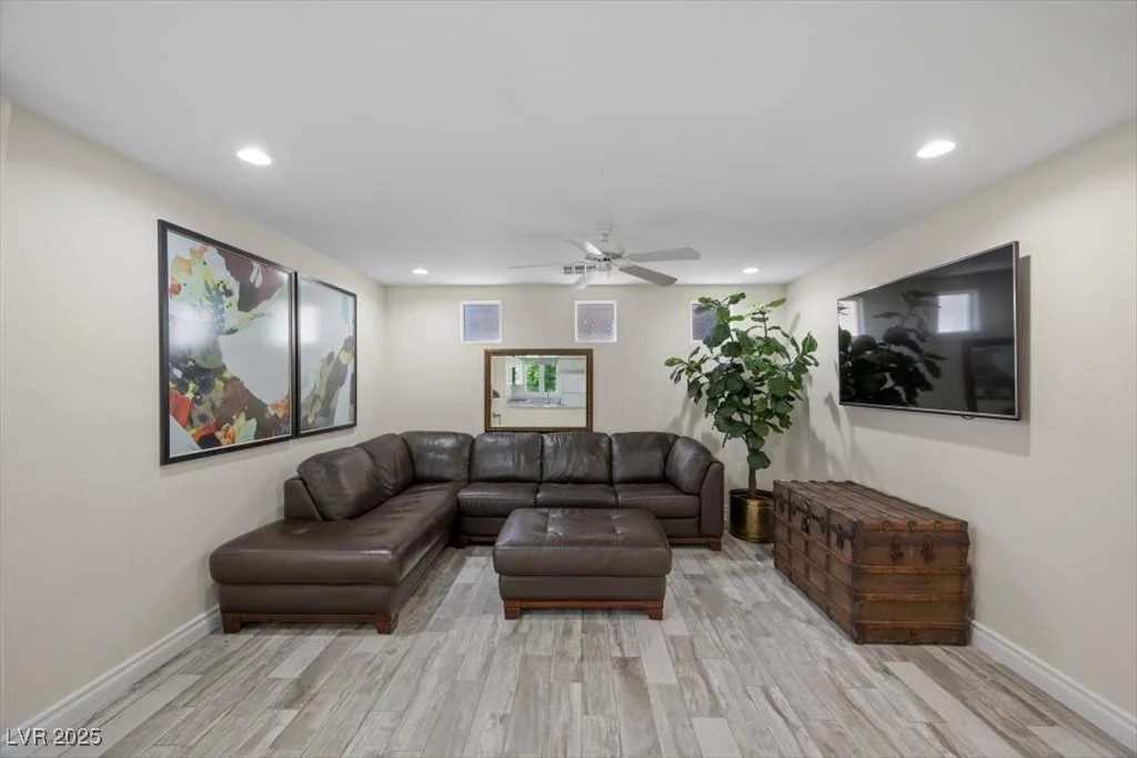 6729 Churnet Valley, Las Vegas, NV 89139
