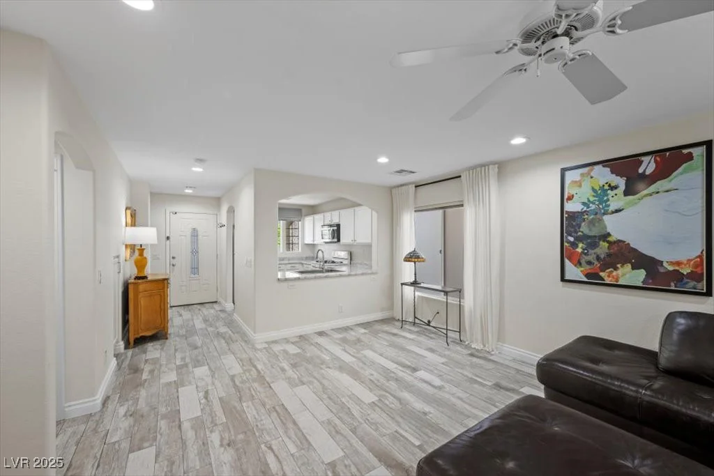 6729 Churnet Valley, Las Vegas, NV 89139